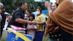 Pj Gubernur Sultra Sambangi Korban Banjir di Kota Kendari