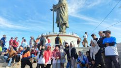 Pemkot Baubau Hijaukan Kawasan Patung Oputa Yi Koo