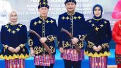 Gubernur Sultra Dianugerahi Gelar Adat Tolaki “Lariwu Wuanggiha Lasawonua”