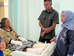 Dinkes Koltim Jenguk Pasien Korban Kebakaran  