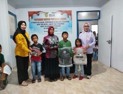 Pemkot Baubau Salurkan Bantuan Sandang dan Alat Sekolah