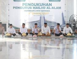 Gubernur Sultra Kukuhkan Pengurus Masjid Al-Alam